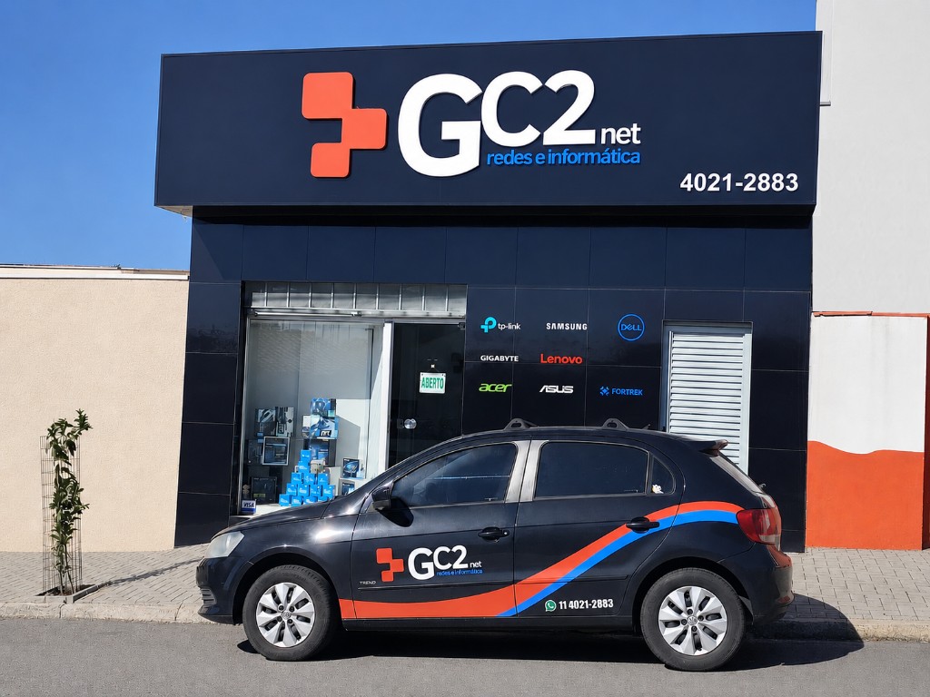 Fachada da loja GC2Net com veículo da empresa em Salto, SP
